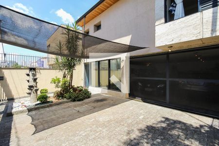 Casa à venda com 221m², 3 quartos e 4 vagasGaragem