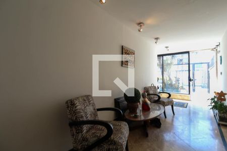 Casa à venda com 221m², 3 quartos e 4 vagasHall de entrada