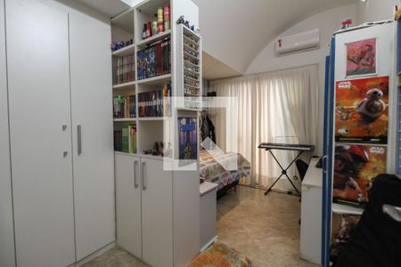 Casa à venda com 221m², 3 quartos e 4 vagasQuarto 3
