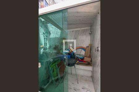 Casa à venda com 221m², 3 quartos e 4 vagasSauna Lavabo