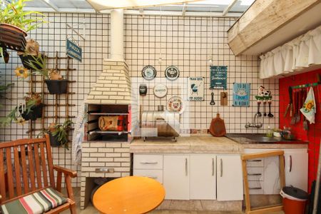 Casa à venda com 221m², 3 quartos e 4 vagasChurrasqueira