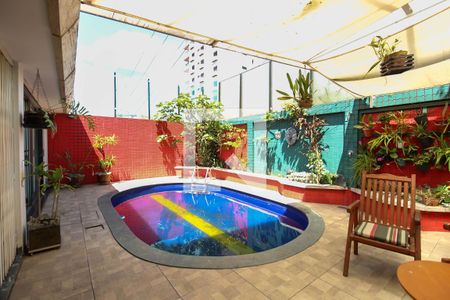 Casa à venda com 221m², 3 quartos e 4 vagasPiscina