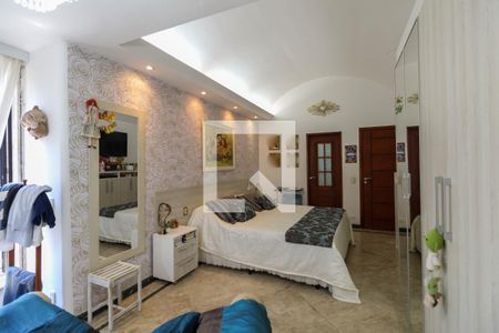 Casa à venda com 221m², 3 quartos e 4 vagasSuíte