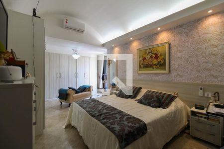 Casa à venda com 221m², 3 quartos e 4 vagasSuíte