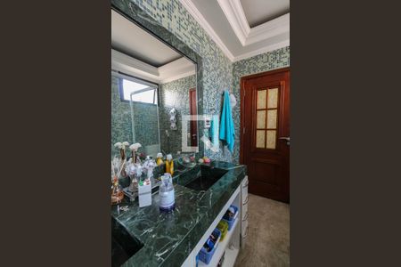 Casa à venda com 221m², 3 quartos e 4 vagasBanheiro da Suíte