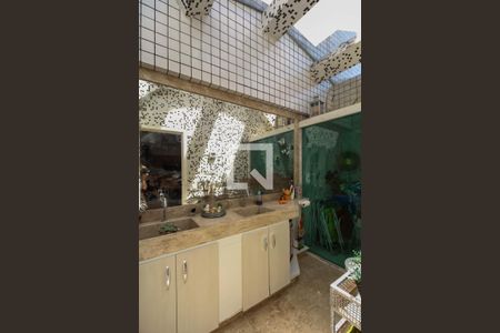 Casa à venda com 221m², 3 quartos e 4 vagasLavabo