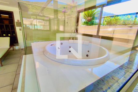 Casa de condomínio à venda com 80m², 2 quartos e 1 vaga Casa de condomínio à venda com 80m², 2 quartos e 1 vagaTerraço
