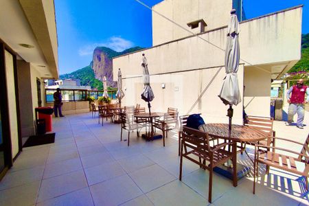 Casa de condomínio à venda com 80m², 2 quartos e 1 vaga Casa de condomínio à venda com 80m², 2 quartos e 1 vagaTerraço