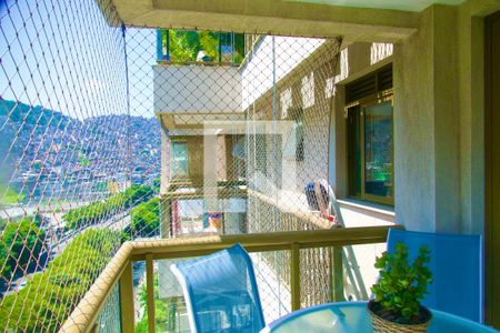 Casa de condomínio à venda com 80m², 2 quartos e 1 vaga Casa de condomínio à venda com 80m², 2 quartos e 1 vagaVaranda
