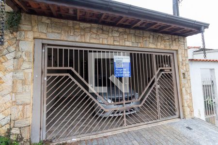 Casa à venda com 250m², 4 quartos e 2 vagasFachada