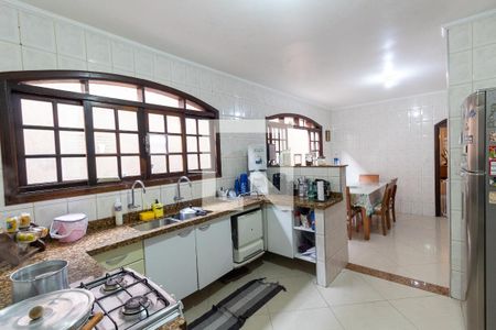 Casa à venda com 250m², 4 quartos e 2 vagasCozinha