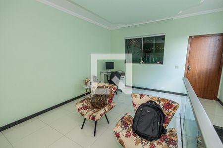 Sala de casa à venda com 3 quartos, 180m² em Santa Monica, Belo Horizonte