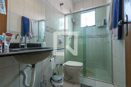 Banheiro da suíte de casa à venda com 3 quartos, 180m² em Santa Monica, Belo Horizonte