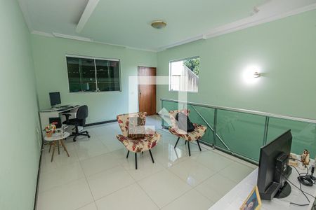Sala de casa à venda com 3 quartos, 180m² em Santa Monica, Belo Horizonte