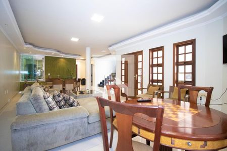 Sala de casa para alugar com 4 quartos, 419m² em Taguatinga Norte, Brasília