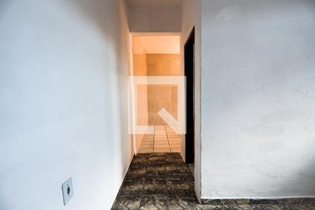 Corredor visto da sala de casa para alugar com 1 quarto, 60m² em Jardim do Engenho, Cotia