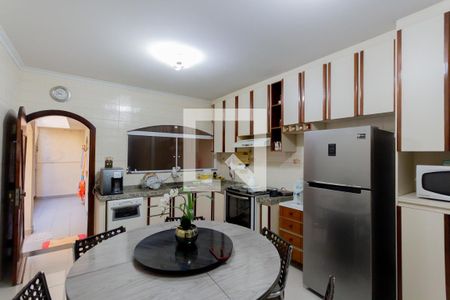 Casa à venda com 231m², 3 quartos e 2 vagasCozinha