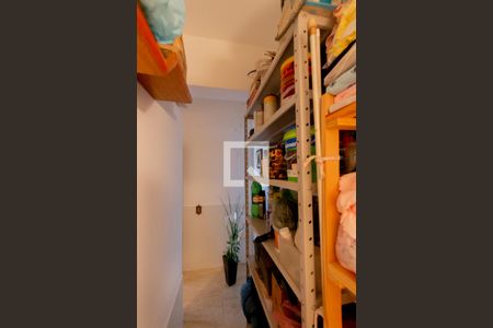 Casa à venda com 231m², 3 quartos e 2 vagasDepósito