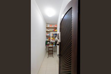 Casa à venda com 231m², 3 quartos e 2 vagasDespensa 