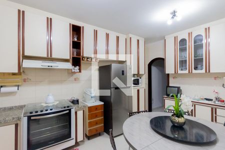 Casa à venda com 231m², 3 quartos e 2 vagasCozinha