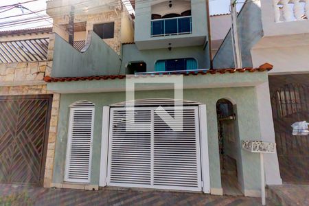 Casa à venda com 231m², 3 quartos e 2 vagasFachada