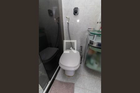 Apartamento à venda com 74m², 2 quartos e 1 vaga Apartamento à venda com 74m², 2 quartos e 1 vagaBanheiro