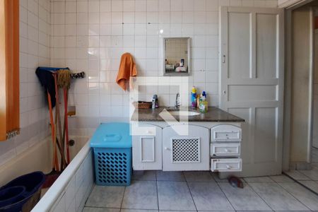 Casa à venda com 124m², 3 quartos e 1 vagaBanheiro