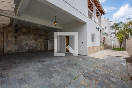 Casa à venda com 600m², 5 quartos e 4 vagasGaragem