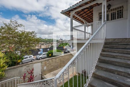 Casa à venda com 600m², 5 quartos e 4 vagasEntrada