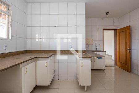 Casa à venda com 600m², 5 quartos e 4 vagasCozinha