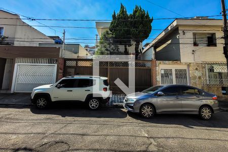 Casa à venda com 250m², 4 quartos e 3 vagas Casa à venda com 250m², 4 quartos e 3 vagasFachada