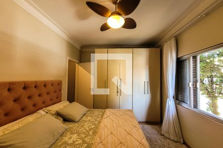 Casa à venda com 250m², 4 quartos e 3 vagas Casa à venda com 250m², 4 quartos e 3 vagasQuarto 4 - Suíte