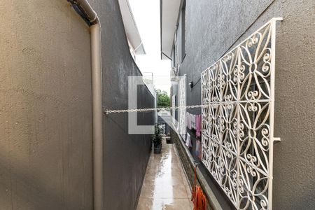 Casa à venda com 201m², 4 quartos e 3 vagas Casa à venda com 201m², 4 quartos e 3 vagasCorredor Lateral