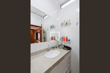 Casa à venda com 170m², 3 quartos e 5 vagas Casa à venda com 170m², 3 quartos e 5 vagasBanheiro da suíte