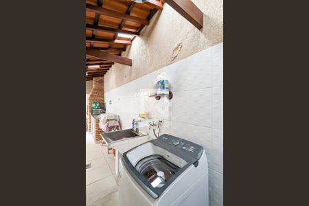 Casa à venda com 170m², 3 quartos e 5 vagas Casa à venda com 170m², 3 quartos e 5 vagasÁrea de serviço