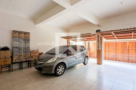 Casa à venda com 170m², 3 quartos e 5 vagas Casa à venda com 170m², 3 quartos e 5 vagasGaragem