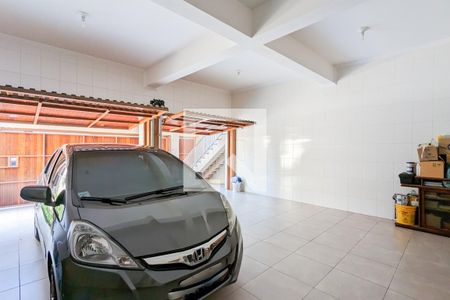 Casa à venda com 170m², 3 quartos e 5 vagas Casa à venda com 170m², 3 quartos e 5 vagasGaragem