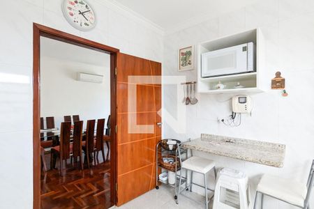 Casa à venda com 170m², 3 quartos e 5 vagas Casa à venda com 170m², 3 quartos e 5 vagasCozinha