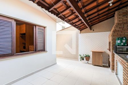 Casa à venda com 170m², 3 quartos e 5 vagas Casa à venda com 170m², 3 quartos e 5 vagasChurrasqueira