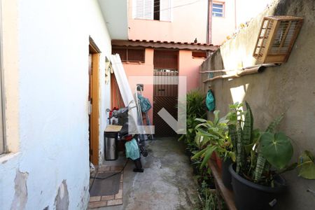 Casa à venda com 100m², 2 quartos e sem vagaQuintal