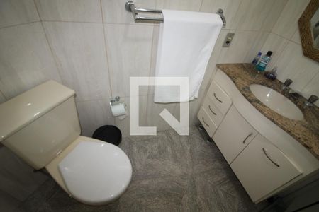 Apartamento à venda com 81m², 3 quartos e 2 vagasBanheiro