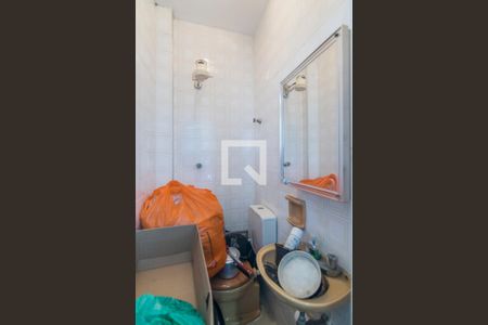 Apartamento à venda com 160m², 4 quartos e 2 vagas Apartamento à venda com 160m², 4 quartos e 2 vagasBanheiro de Serviço