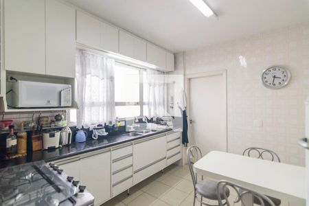 Apartamento à venda com 160m², 4 quartos e 2 vagas Apartamento à venda com 160m², 4 quartos e 2 vagasCozinha