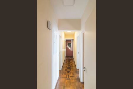 Apartamento à venda com 160m², 4 quartos e 2 vagas Apartamento à venda com 160m², 4 quartos e 2 vagasCorredor