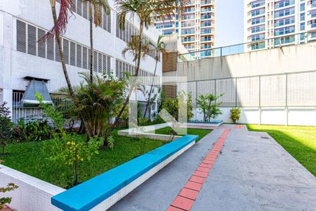 Apartamento à venda com 160m², 4 quartos e 2 vagas Apartamento à venda com 160m², 4 quartos e 2 vagasÁrea de Convivência