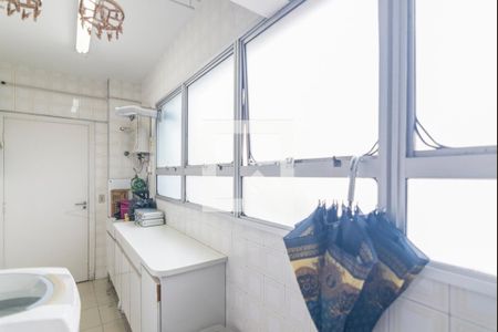 Apartamento à venda com 160m², 4 quartos e 2 vagas Apartamento à venda com 160m², 4 quartos e 2 vagasÁrea de Serviço