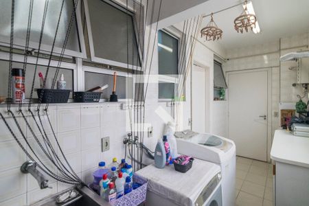 Apartamento à venda com 160m², 4 quartos e 2 vagas Apartamento à venda com 160m², 4 quartos e 2 vagasÁrea de Serviço
