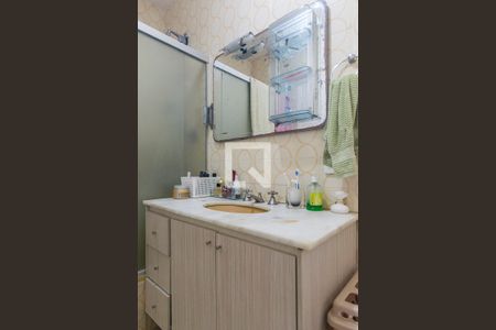 Apartamento à venda com 160m², 4 quartos e 2 vagas Apartamento à venda com 160m², 4 quartos e 2 vagasBanheiro da Suite