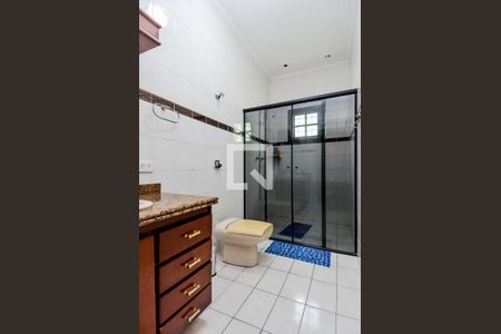 Casa à venda com 255m², 3 quartos e 4 vagasBanheiro da Suíte 2