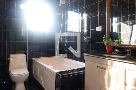 Apartamento à venda com 180m², 3 quartos e 2 vagasSuíte banheiro 